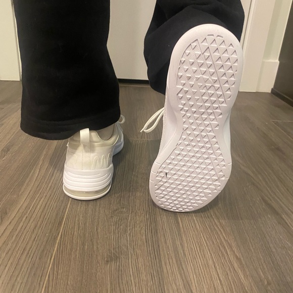 BRAND NEW Nike Women's Air Max Bella TR 3 Training Shoes - Picture 5 of 11